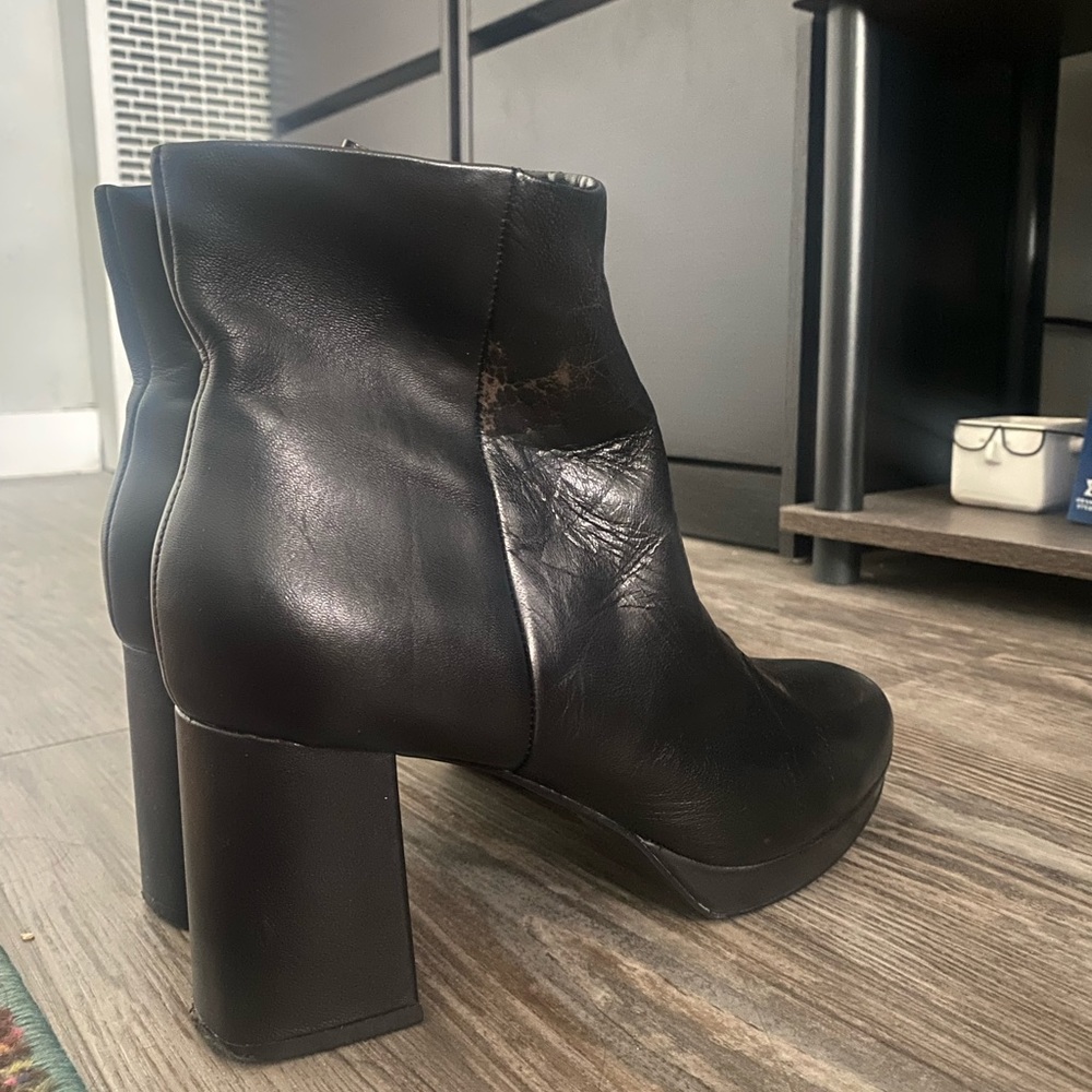 [Calvin Klein] Leather Black Booties